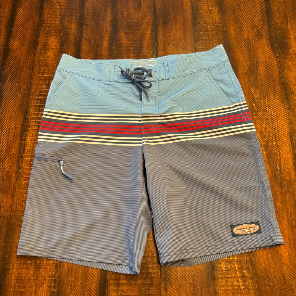 Men’s Size 30 Vineyard Vines Swim Trunks